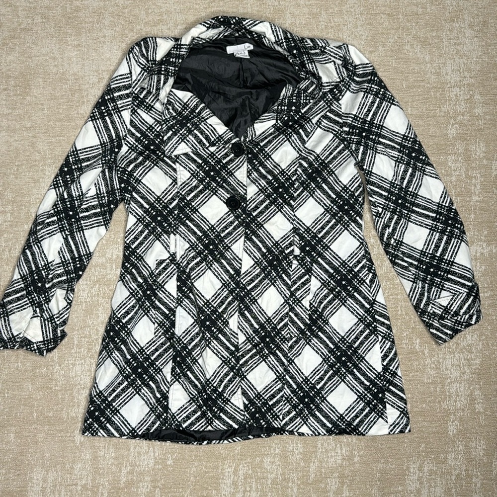 Lun black and white trench coat Size XL